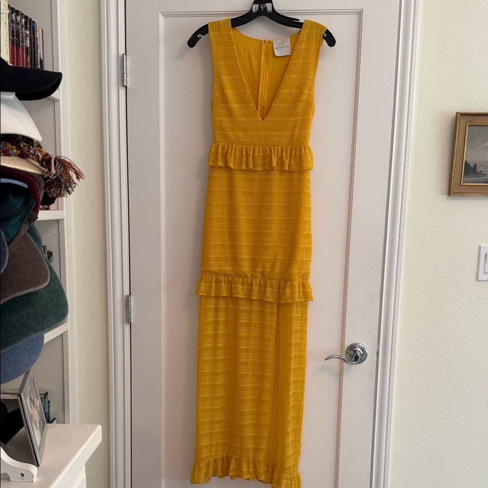 Elegant Yellow Sleeveless Dress